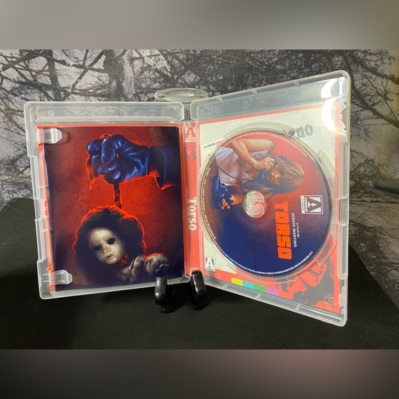 Torso (ARROW VIDEO) Blu-ray - Picture 2 of 3